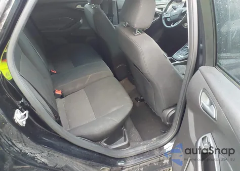 2017 Ford Focus Se z USA, uszkodzony, nr VIN 1FADP3K29HL213445